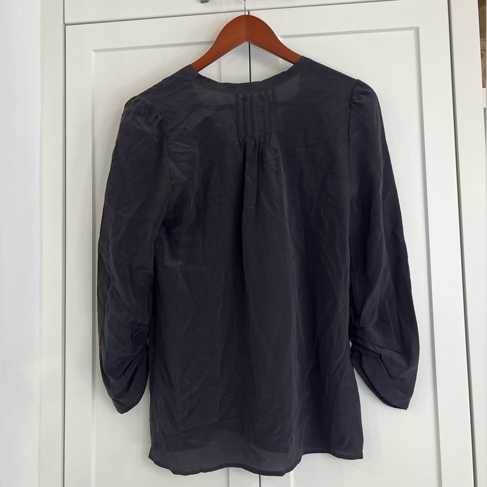 Grey blouse - Picture 2 of 4